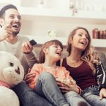 כיצד ישיבה ממושכת בסופי שבוע מזיקה לבריאות?