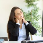 טיפים למניעת כאבי צוואר